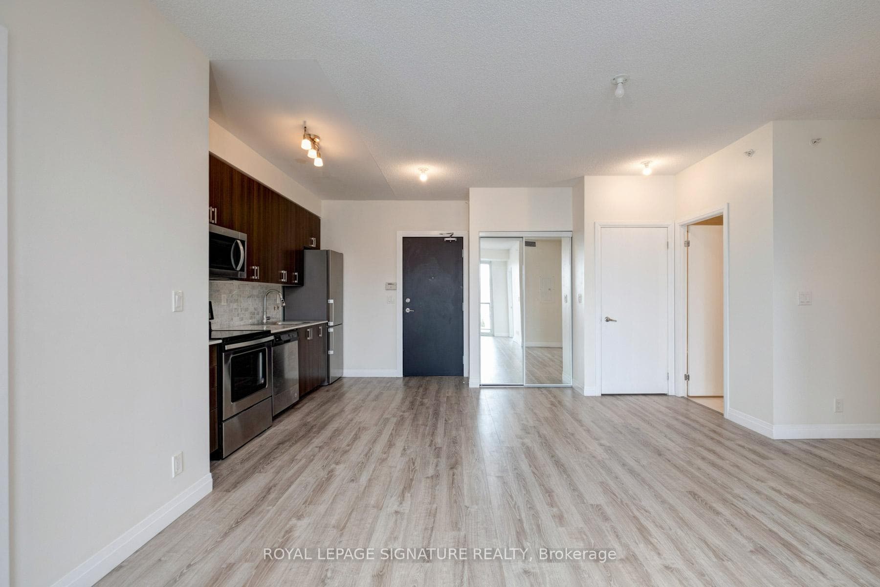 22 East Haven Drive Unit 537 photo 6