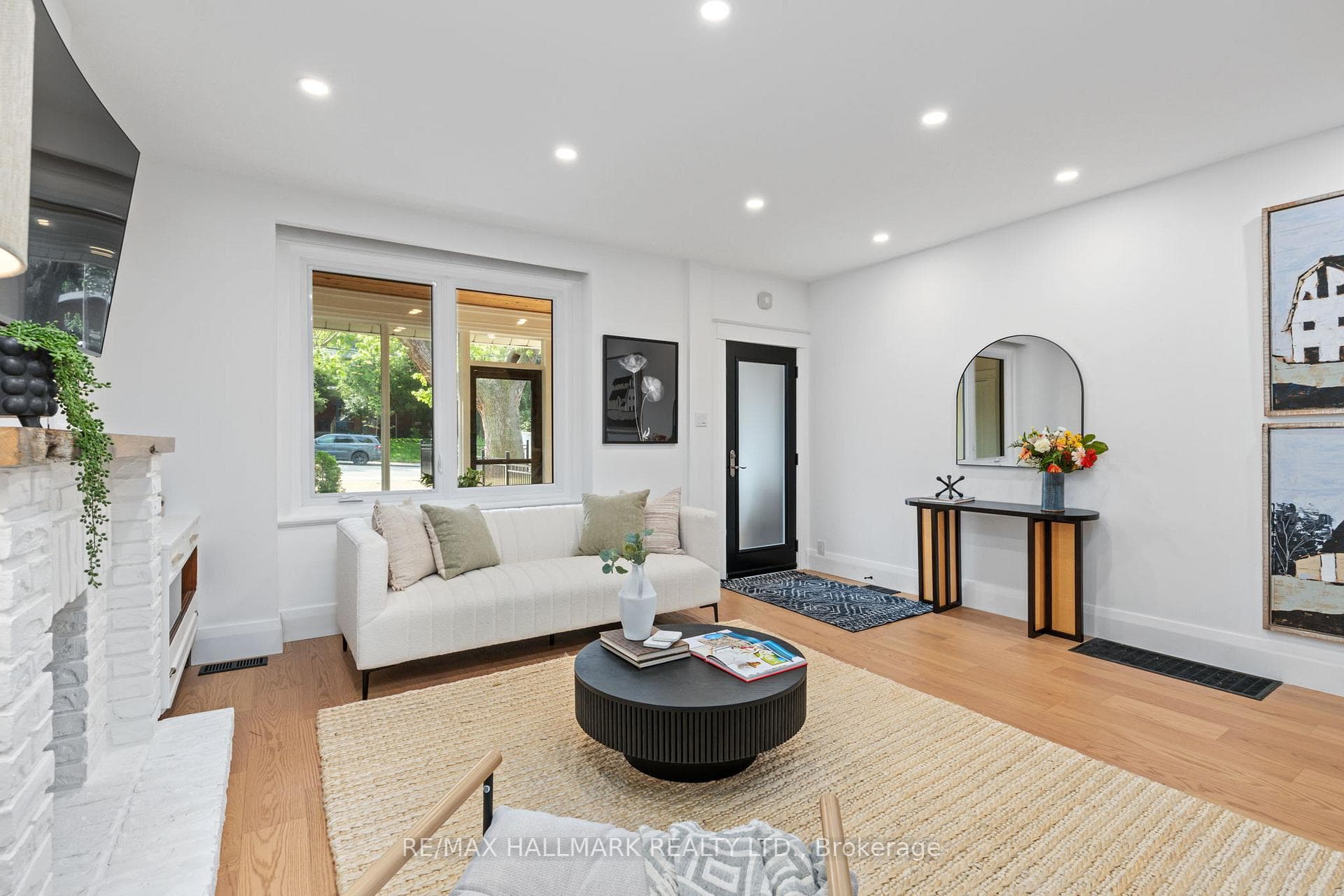 424 Kingston Road photo 6