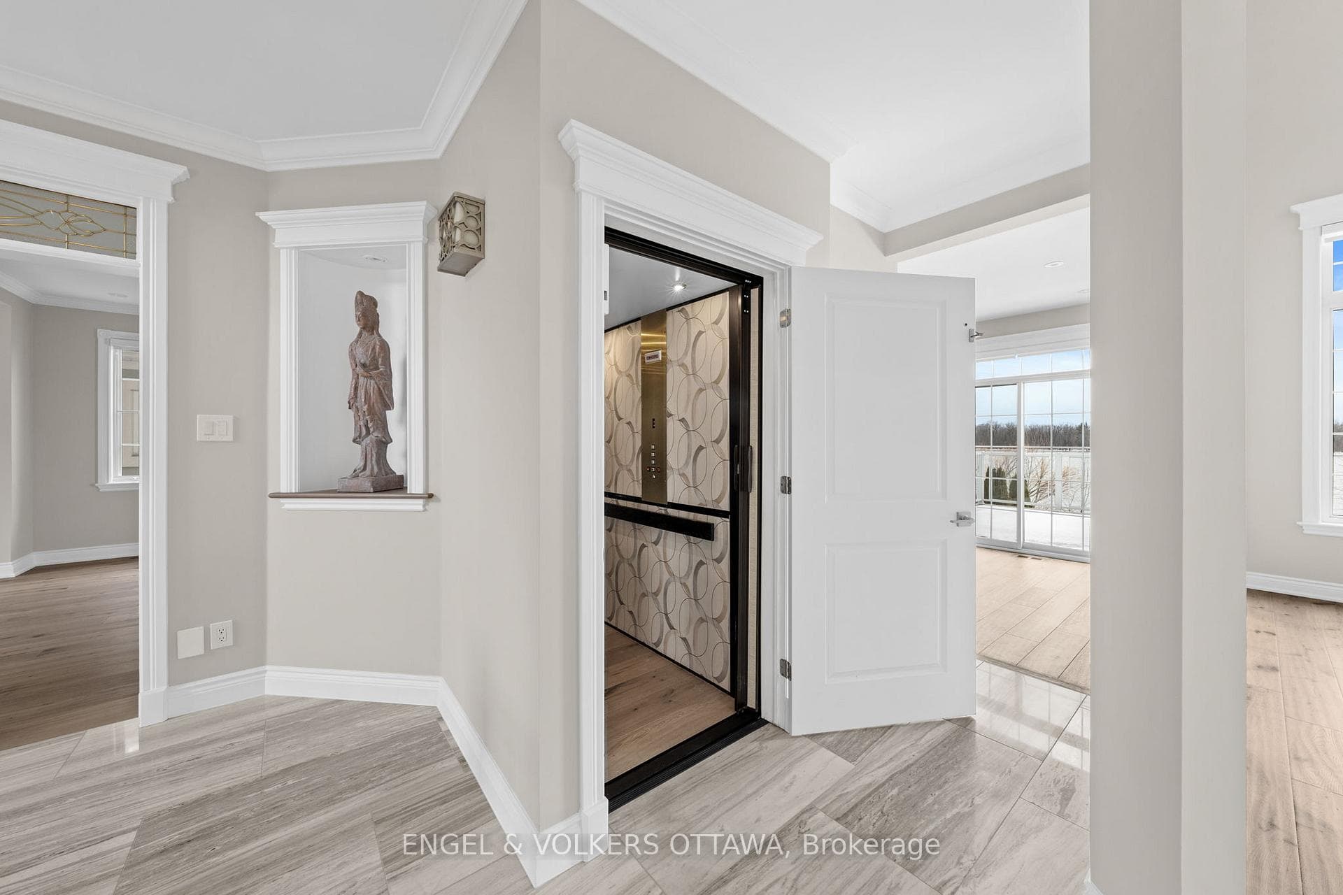 6373 Radisson Way photo 19
