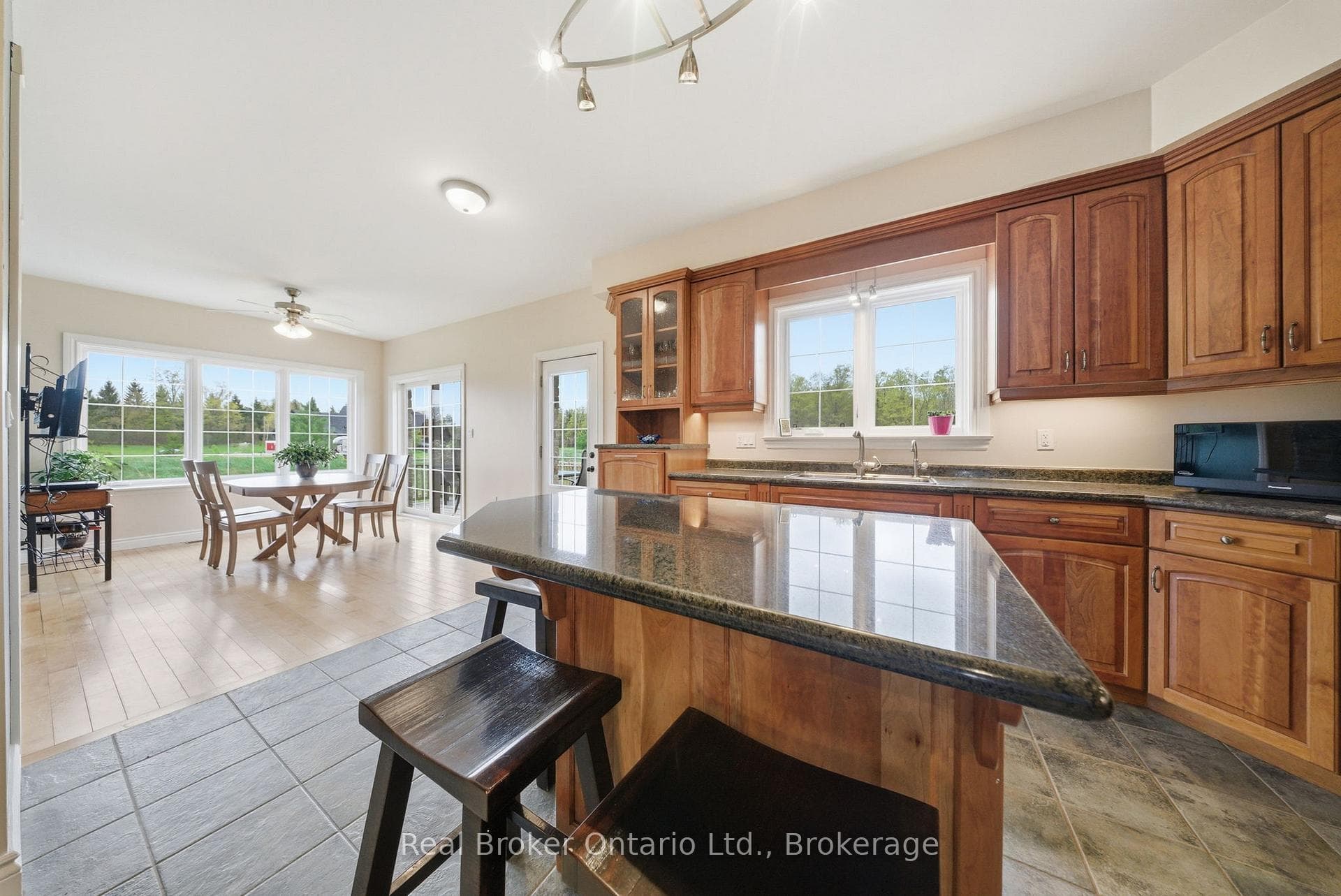 4760 Nassagaweya-Puslinch Townline photo 11