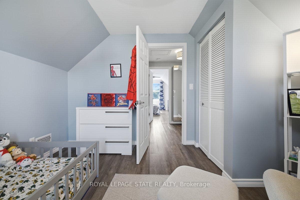 216 Summerhill Avenue photo 19