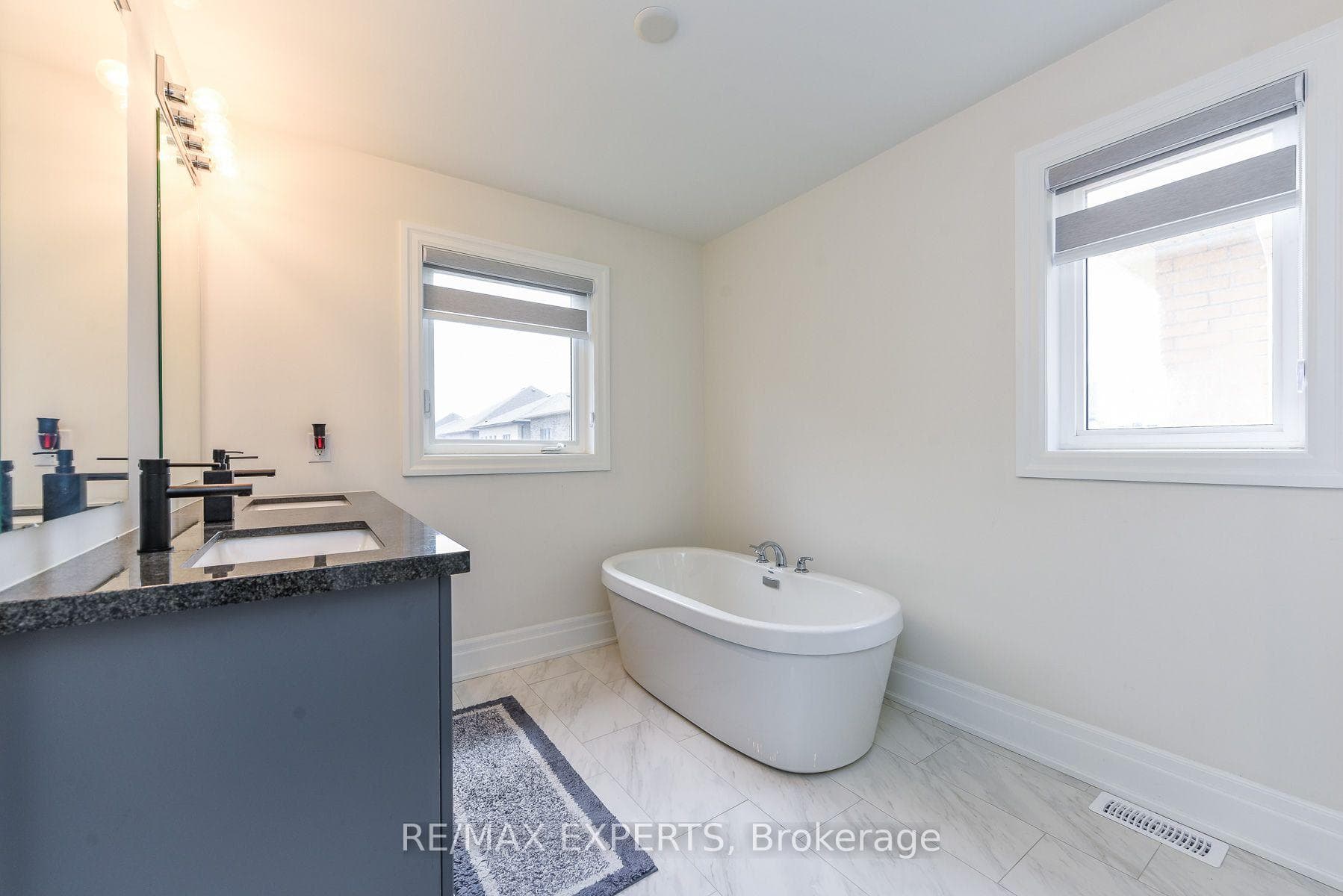 43 Grassbank Road photo 30