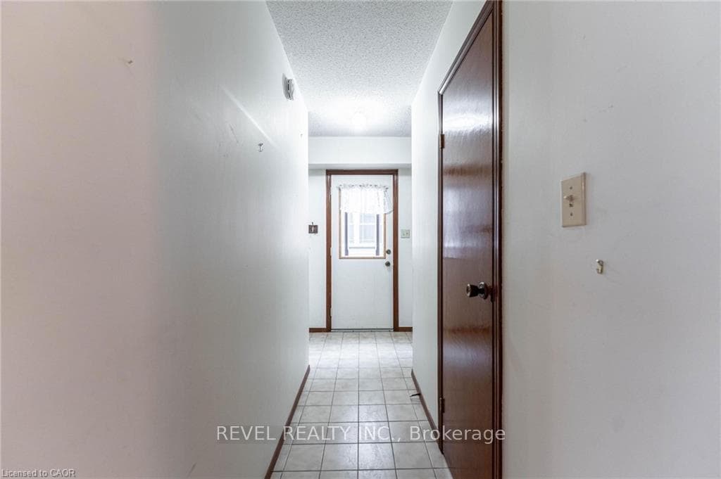 5 Charing Drive photo 23