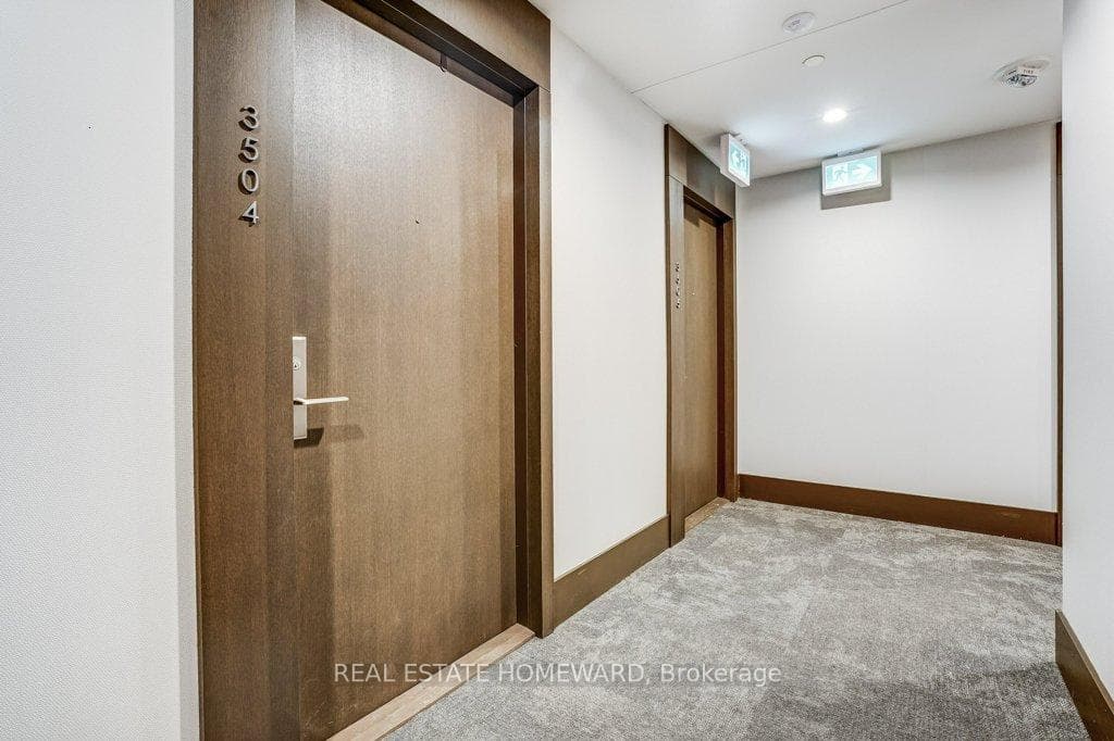 39 Roehampton Avenue Unit 3504 photo 4
