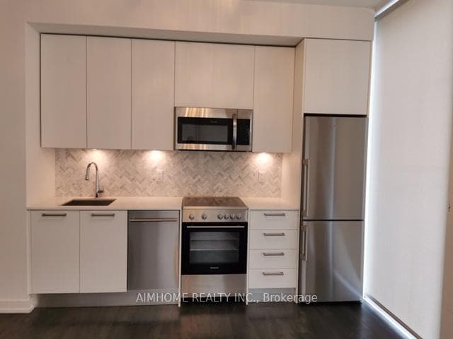 28 Wellesley Street Unit 709 photo 5