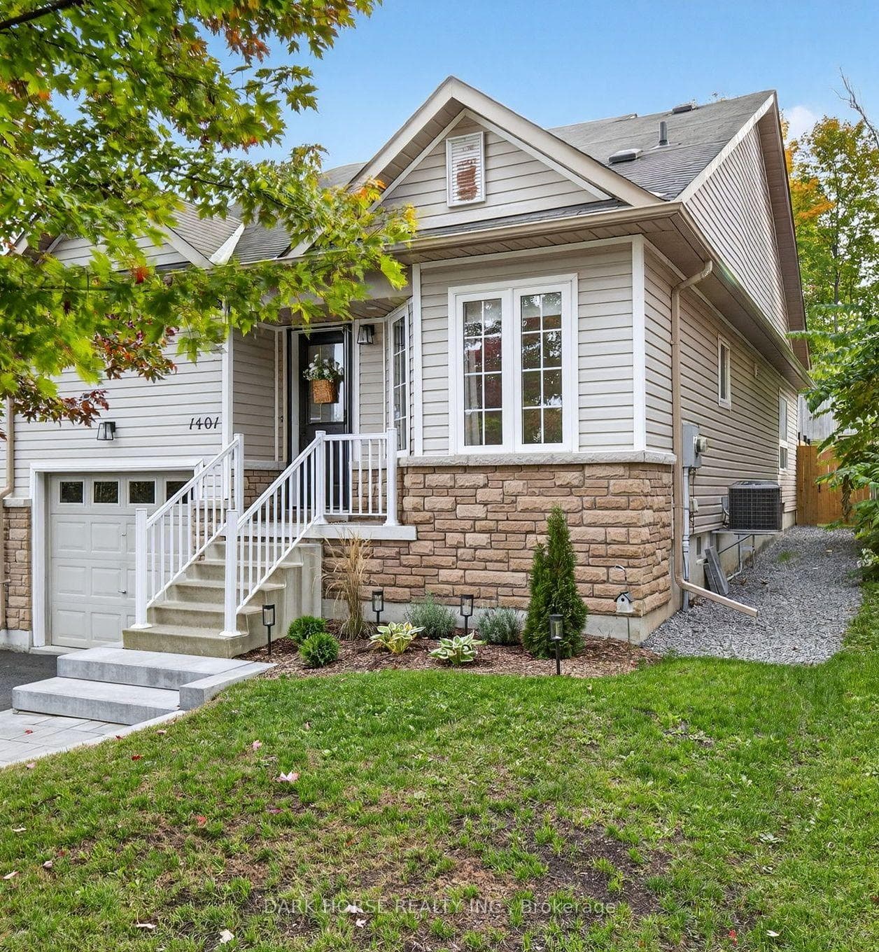 1401 Hancox Court photo 2