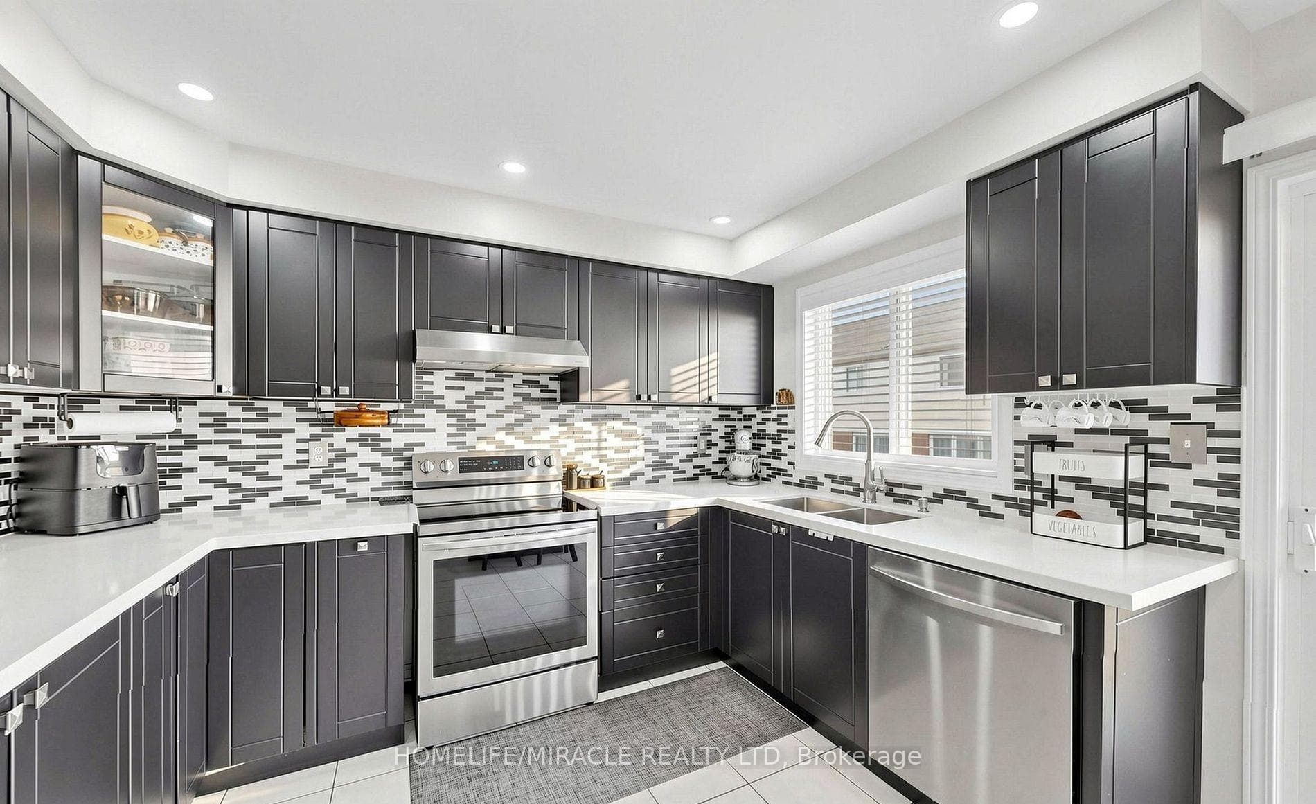 361 Brisdale Drive photo 11