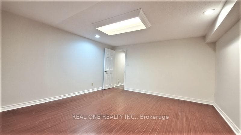51 Bremen Lane photo 19