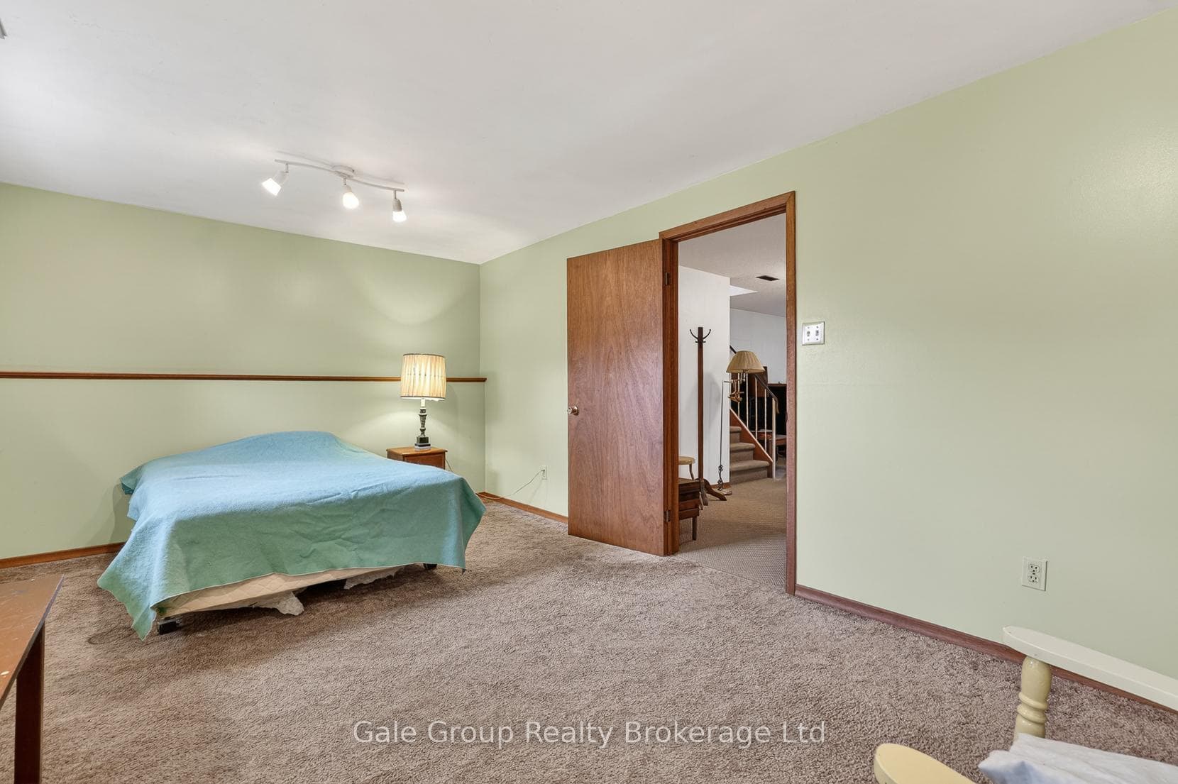 111 Chippewa Avenue photo 28