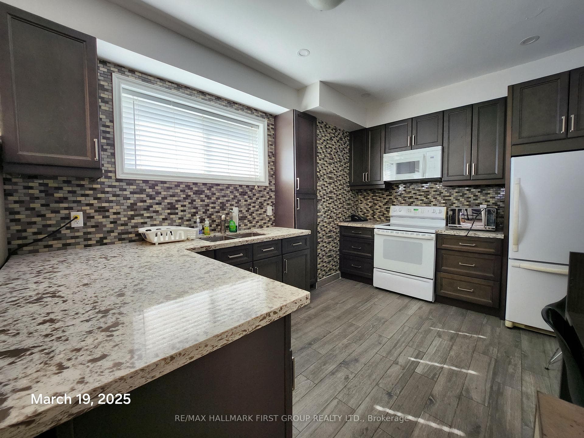 1400 Dundas Street Unit 1 photo 12