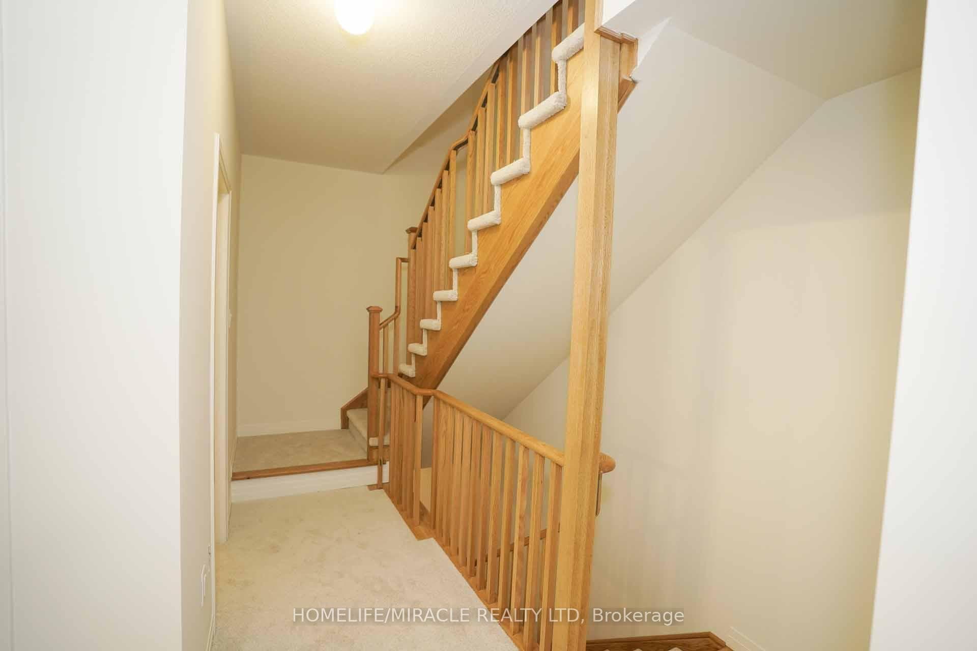 1561 Green Road photo 37