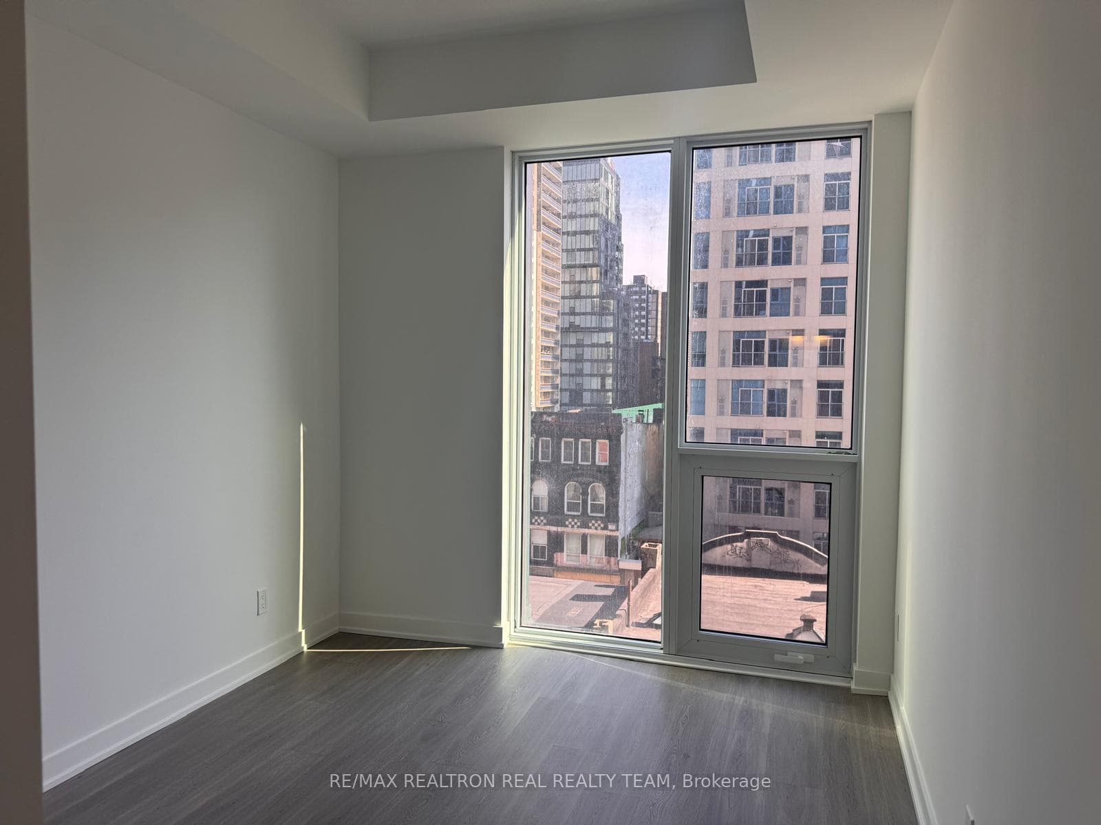 8 Wellesley Street Unit 607 photo 9