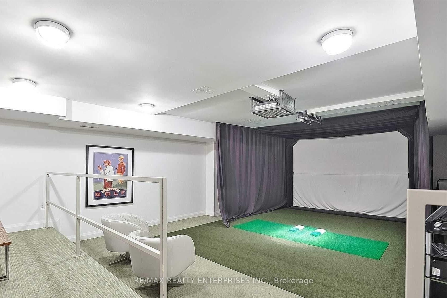 Golf simulator