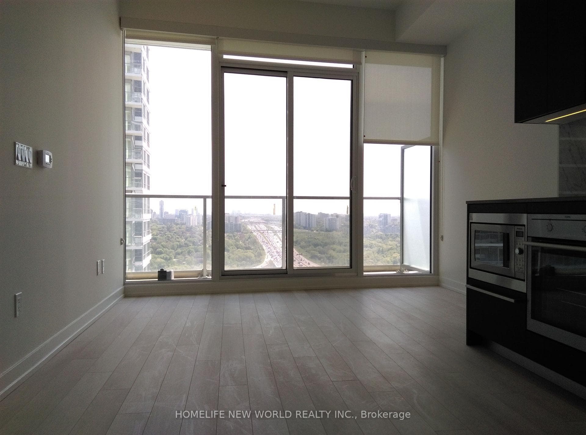 115 Mcmahon Drive Unit 3009 photo 9