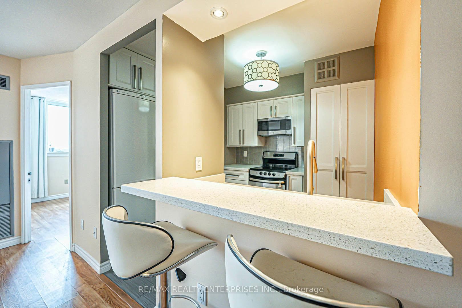 1055 Bay Street Unit Ph14 photo 18