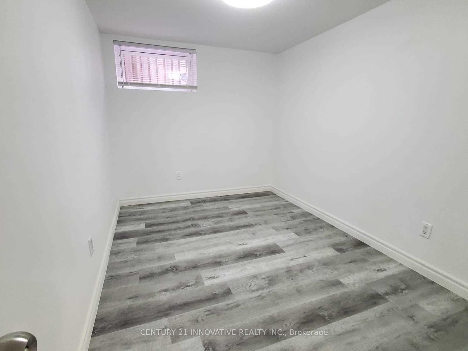 991 Hortop Street Unit Basement photo 3