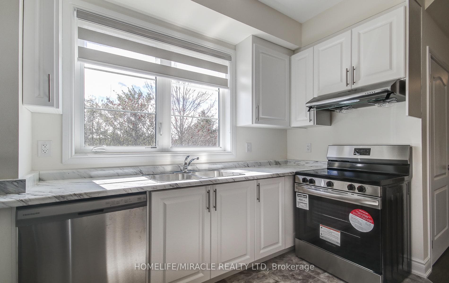 28 Yvonne Drive photo 12