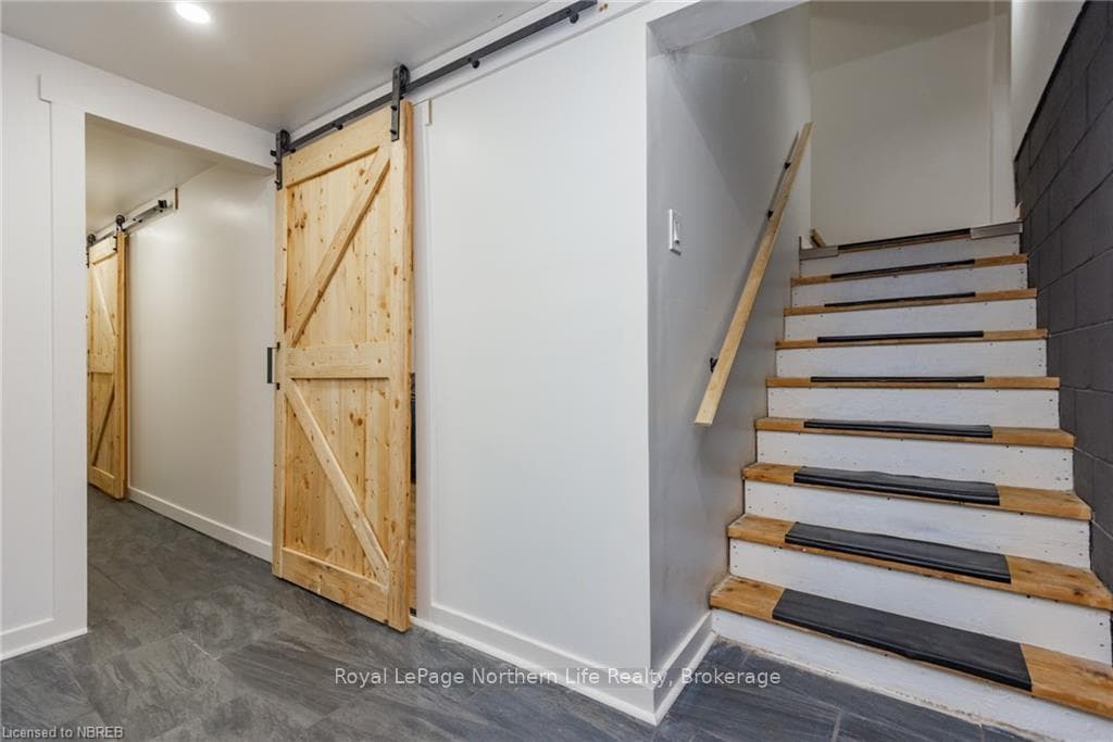 490 MAPLE Road photo 40