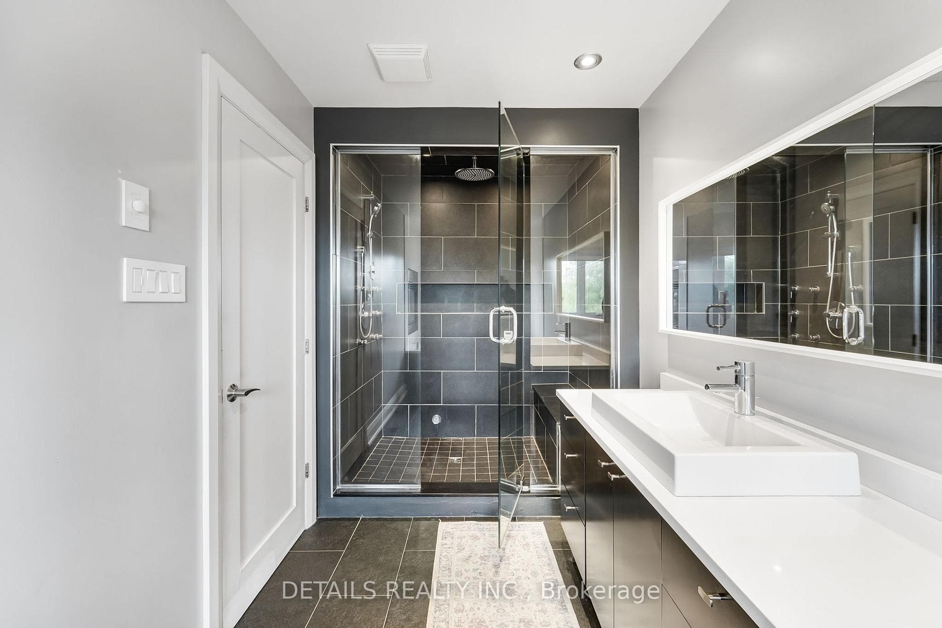 71 Eleanor Drive photo 36