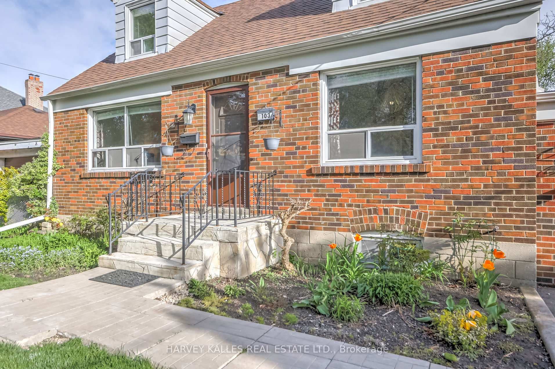 103 Centre Avenue photo 3