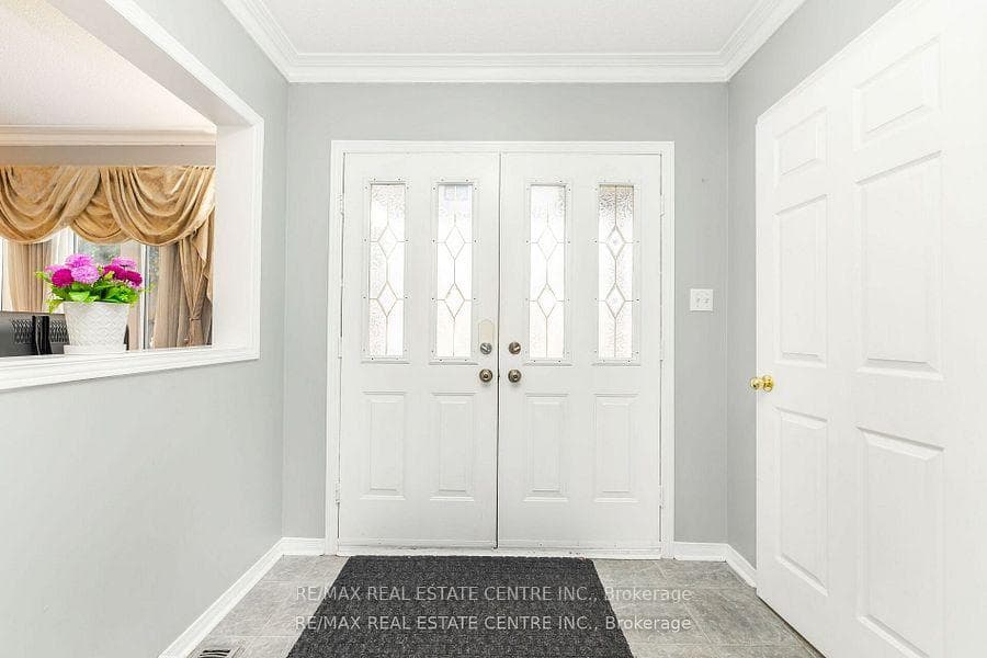 295 Morningmist Street photo 4