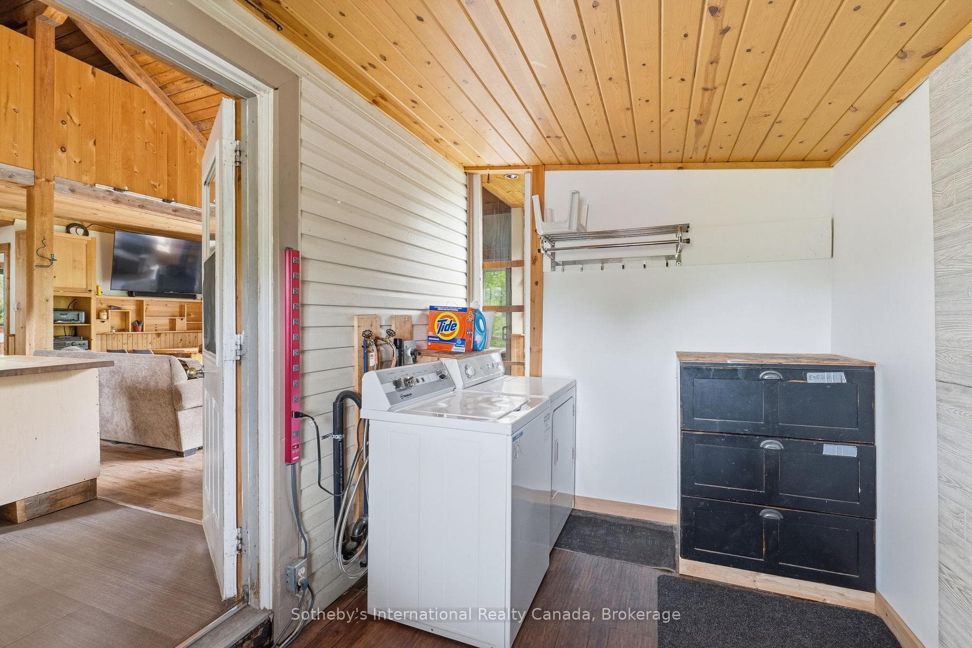 Mudroom/Laundry