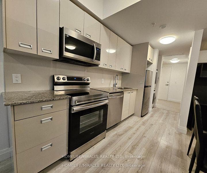 652 Princess Street Unit 420 photo 15