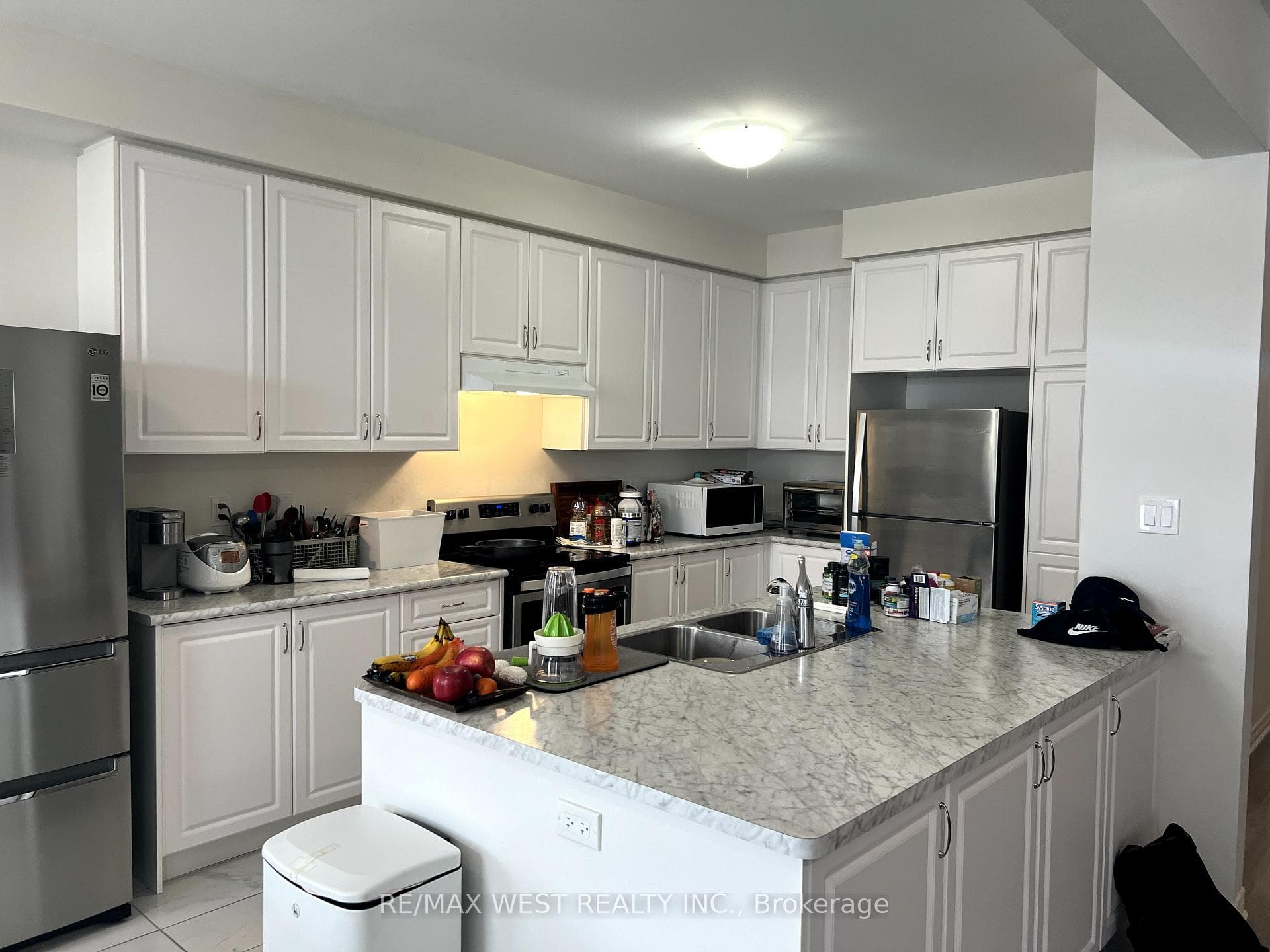 85 Riverwalk Drive photo 8