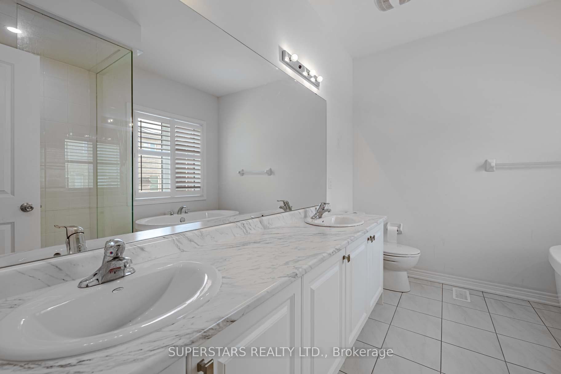 152 Markview Road photo 18