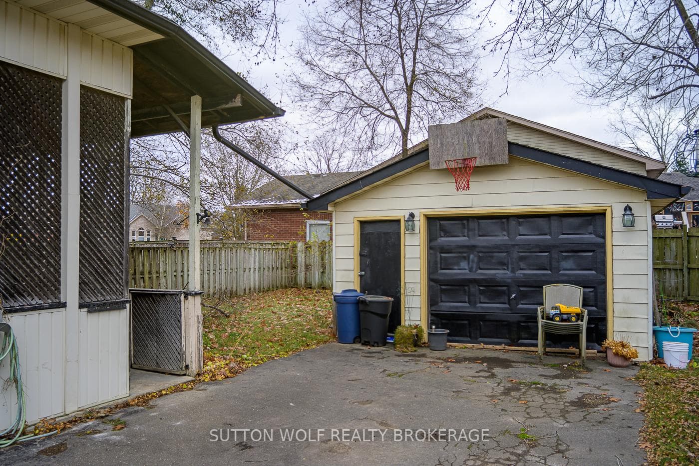 216 Spence Drive photo 2