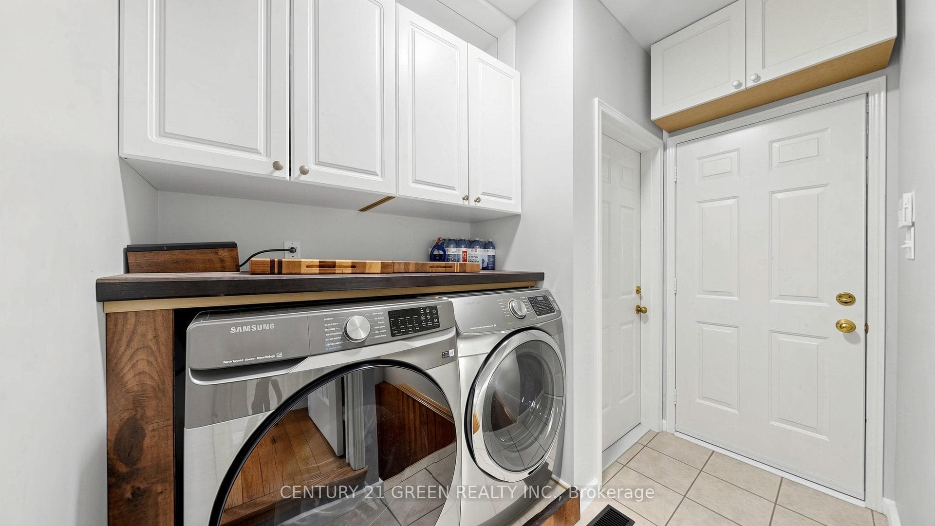 43 Hollowgrove Boulevard photo 16