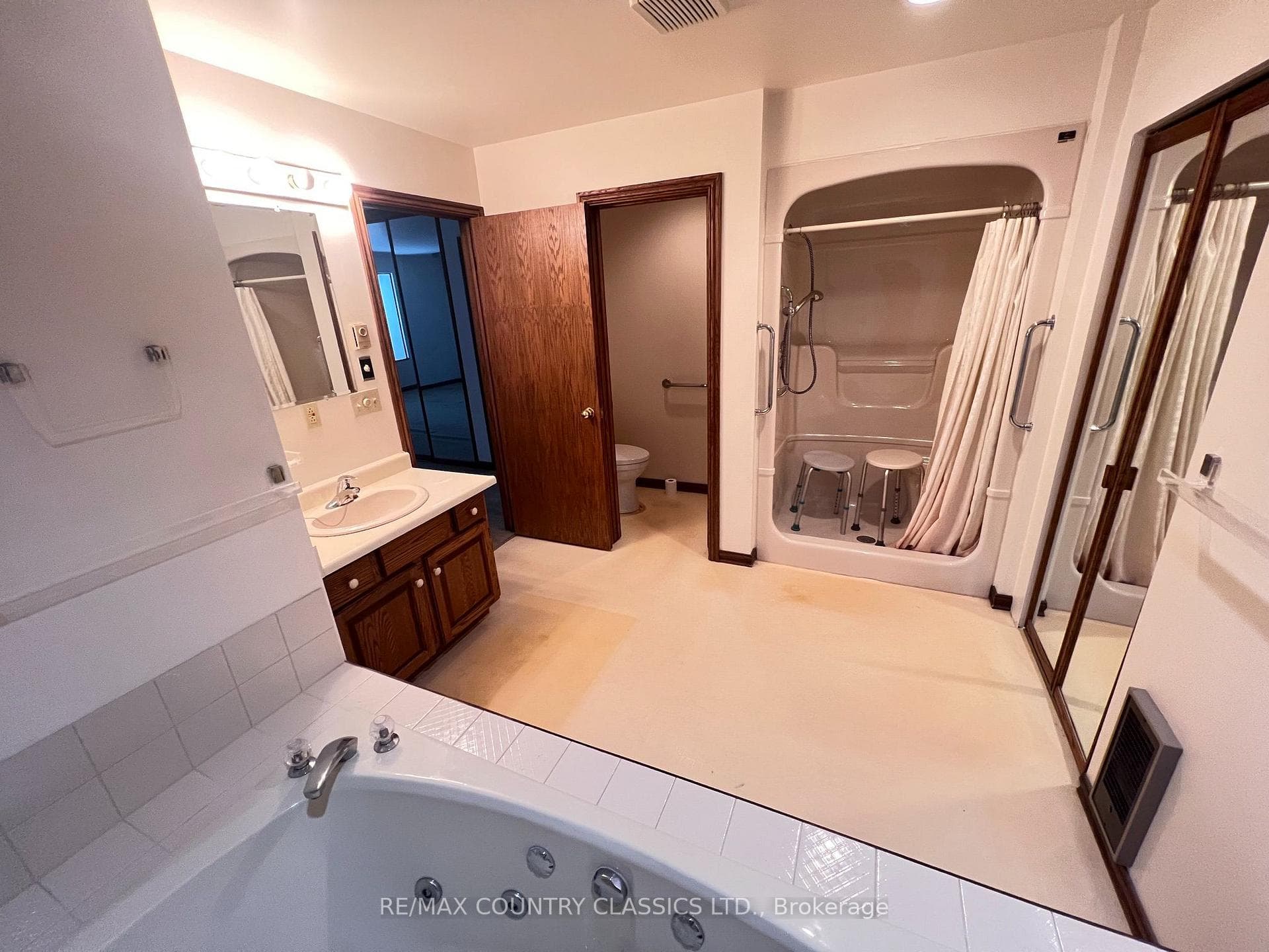 ENSUITE