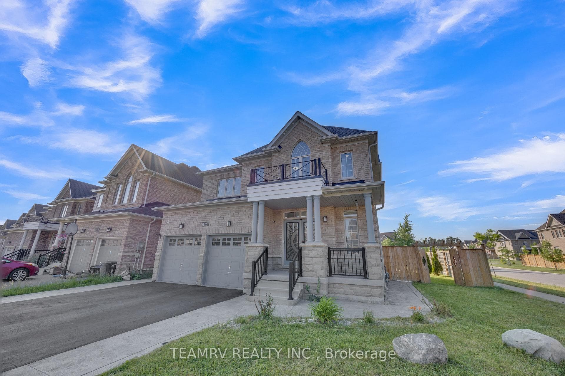 1161 Upper Thames Drive photo 4