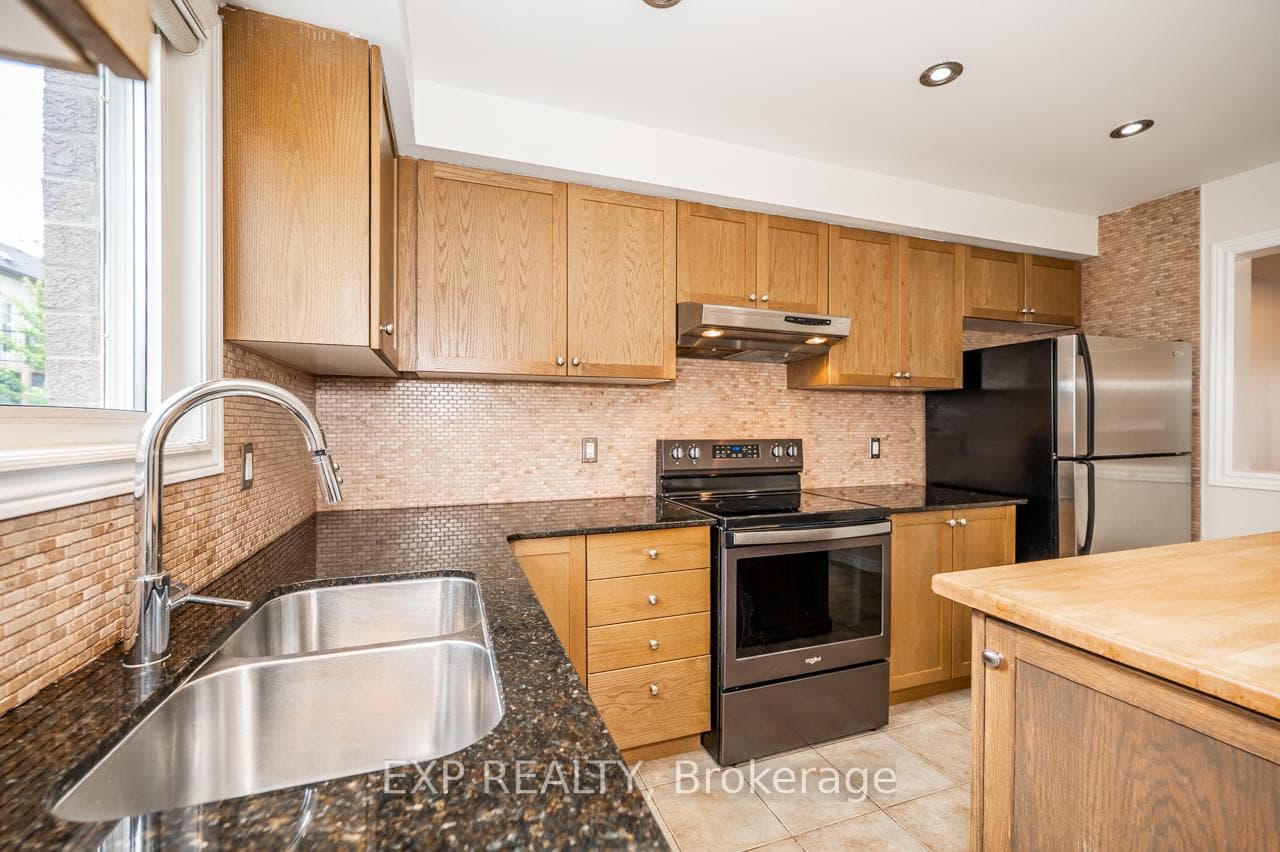 2280 Baronwood Drive Unit 27 photo 20