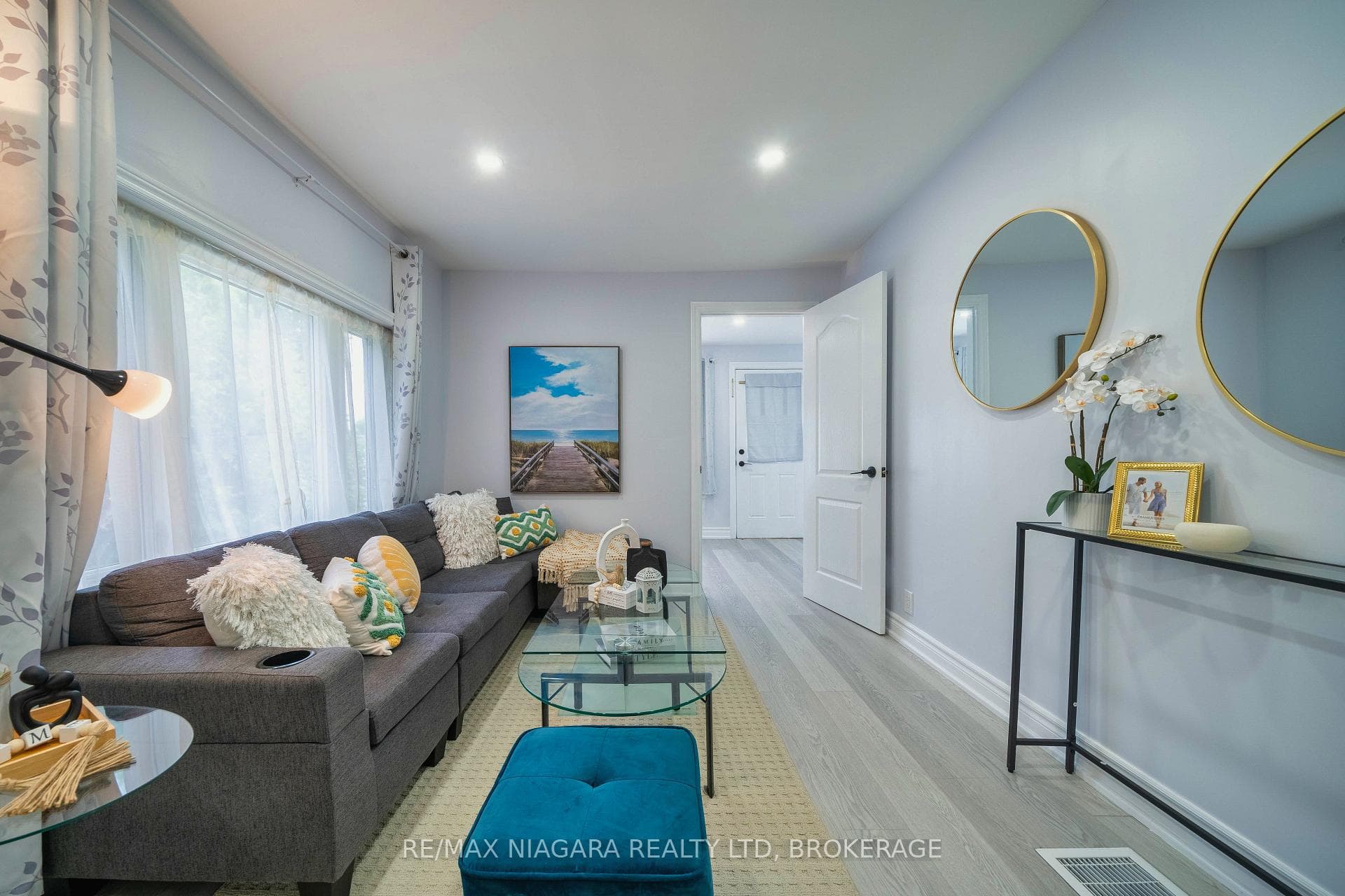 402 The Queensway South N/A photo 12