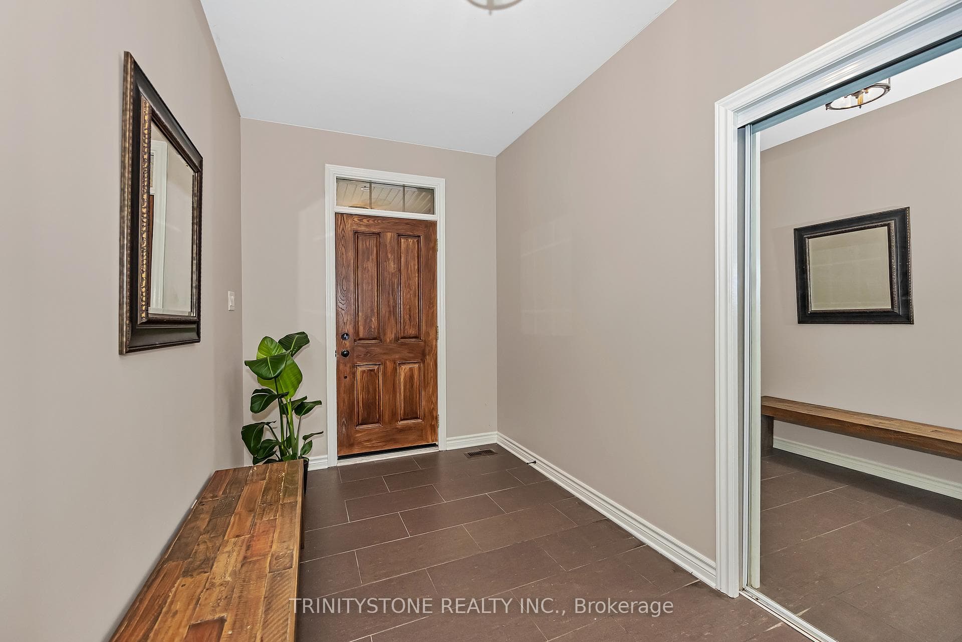 452 Landswood Way photo 7