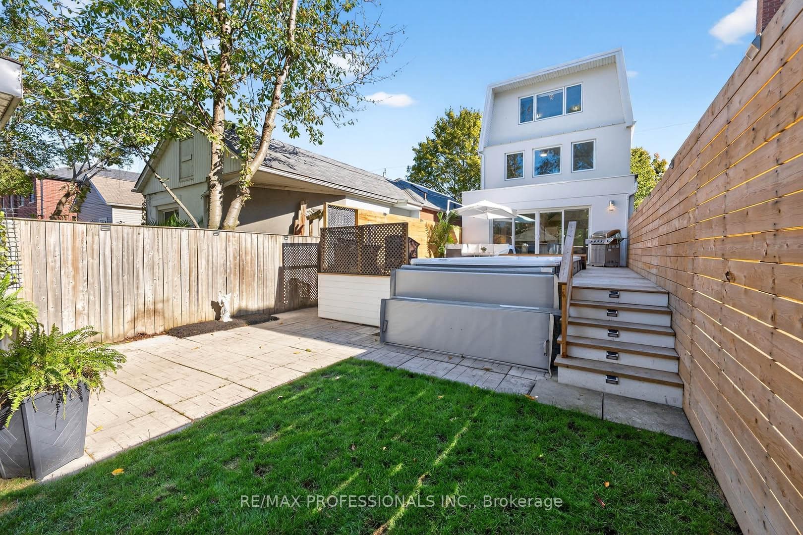 22 Ninth Street photo 42