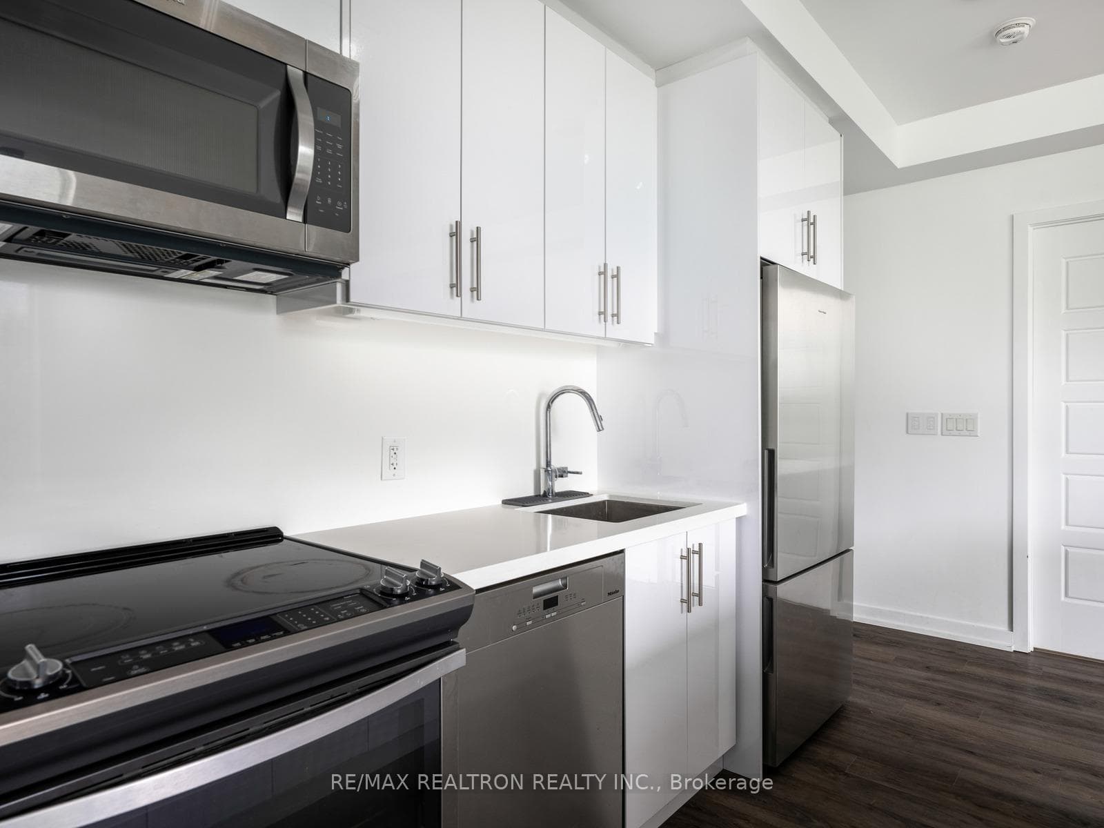 271 Sea Ray Avenue Unit B208 photo 24