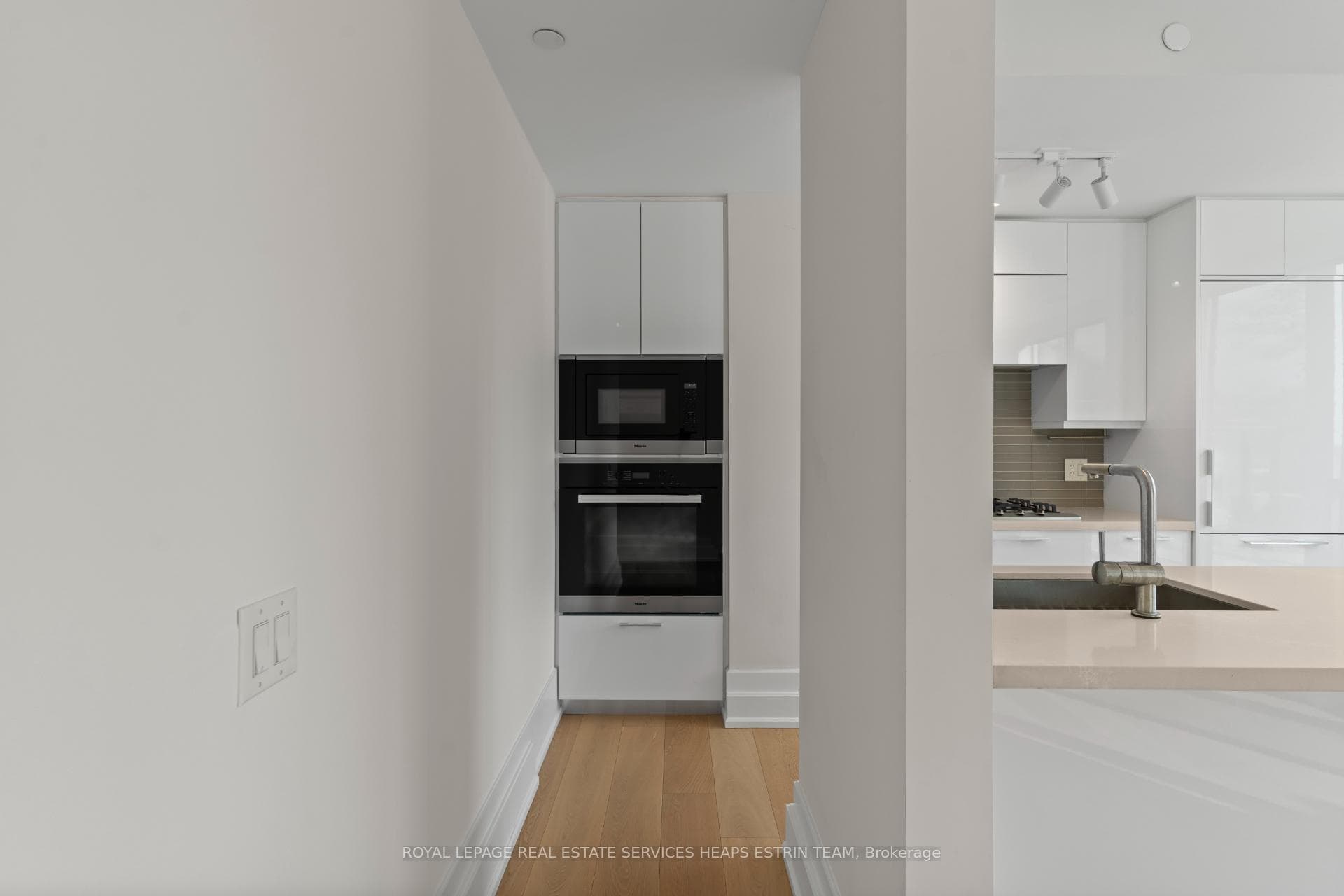 3 Southvale Drive Unit 406 photo 15