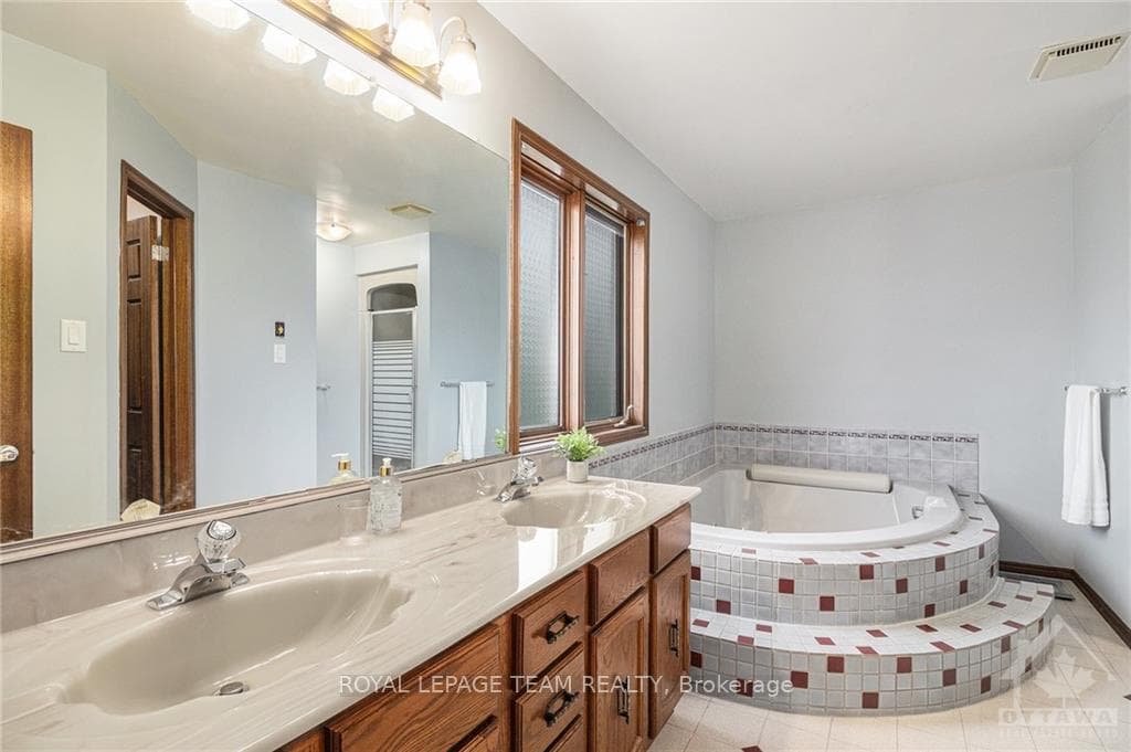 39 BELLEVIEW Drive photo 19