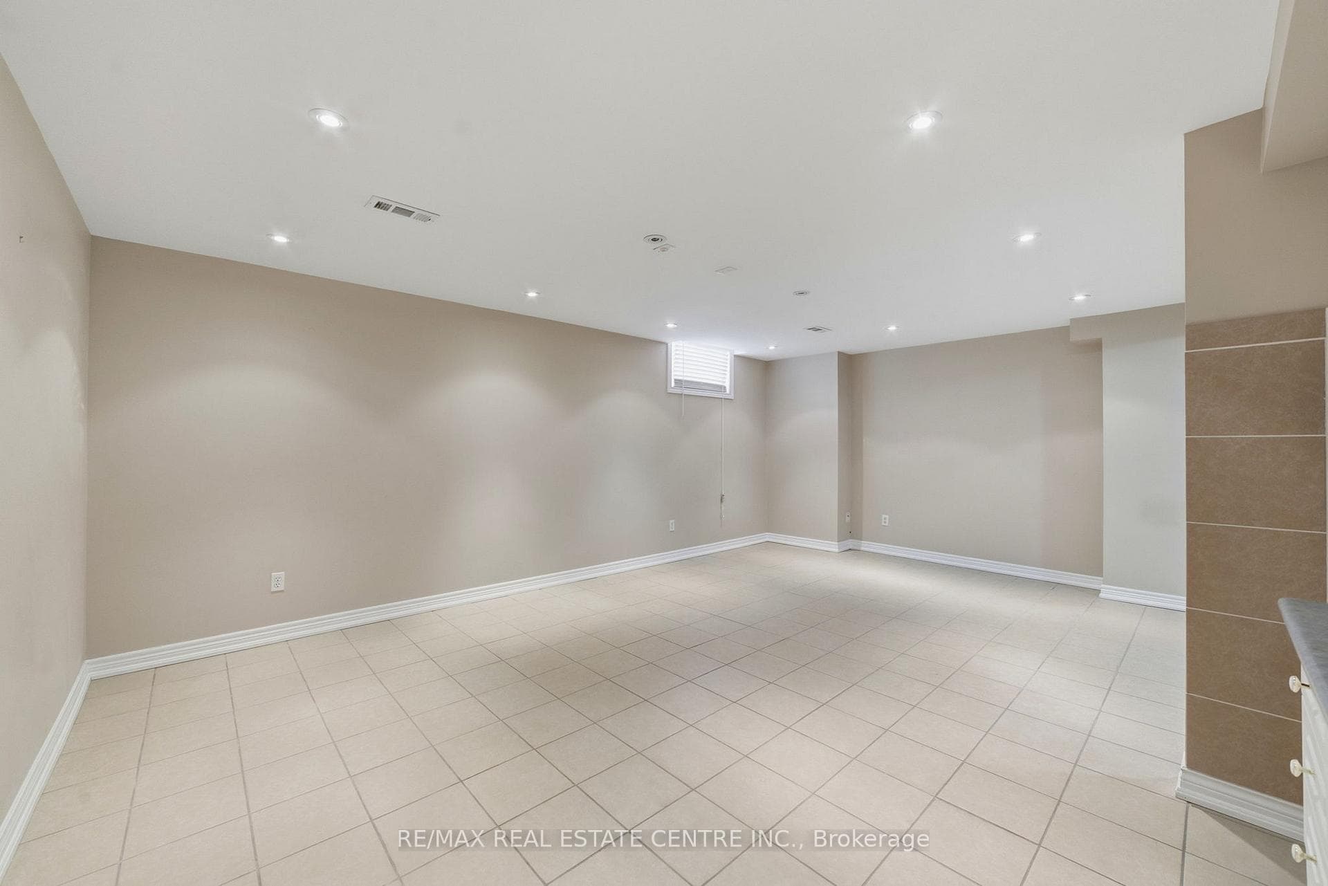876 GOLF LINKS Road Unit 1 photo 36