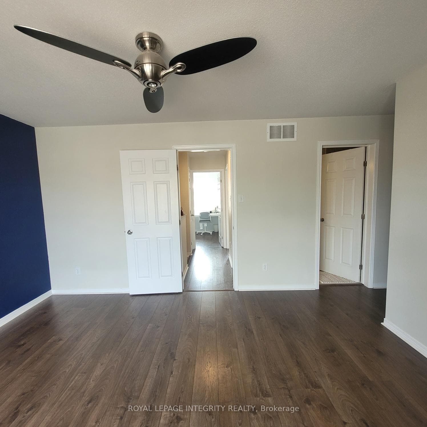 238 Claridge Drive photo 15