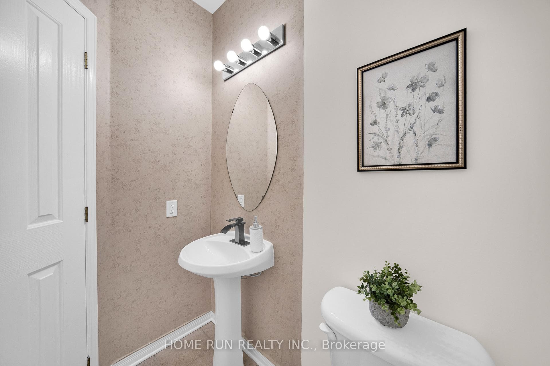 18 Riverstone Drive photo 4