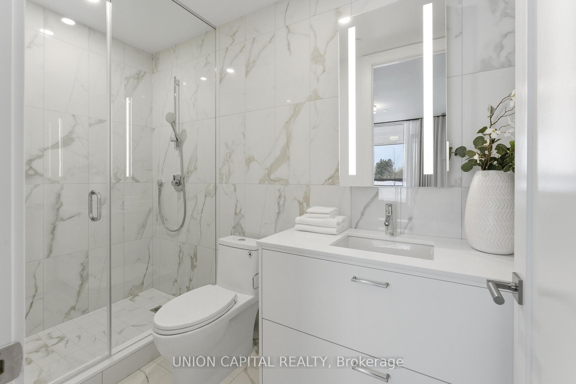 399 Royal Orchard Boulevard Unit 19 photo 21