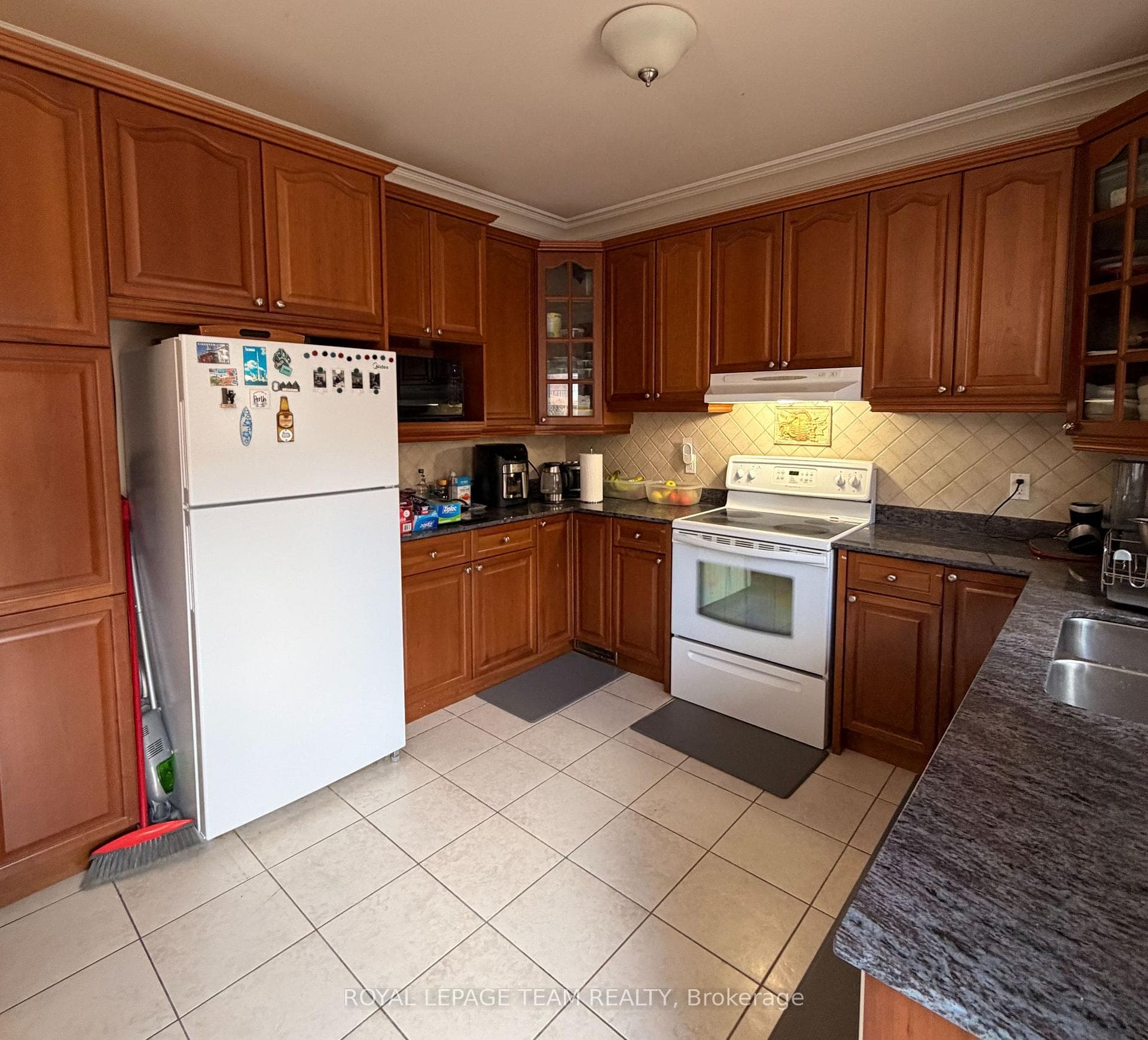 1221 Anoka Street photo 15