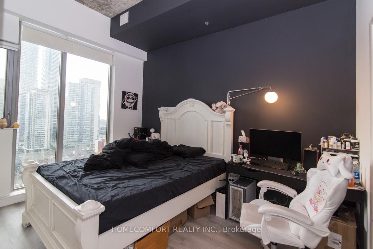 375 King Street Unit 1703 photo 5
