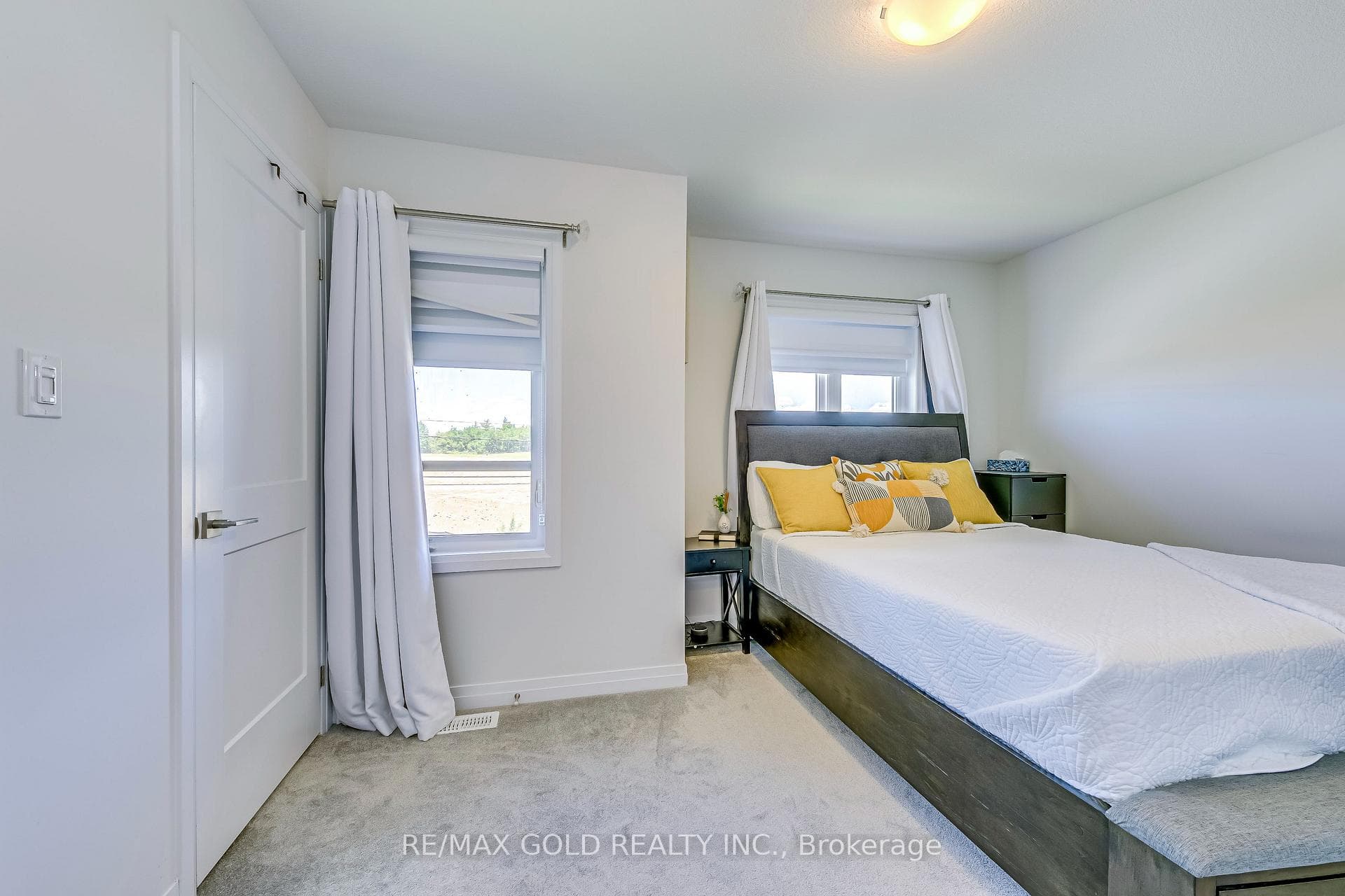 51 Sparrow Avenue Unit 90 photo 36