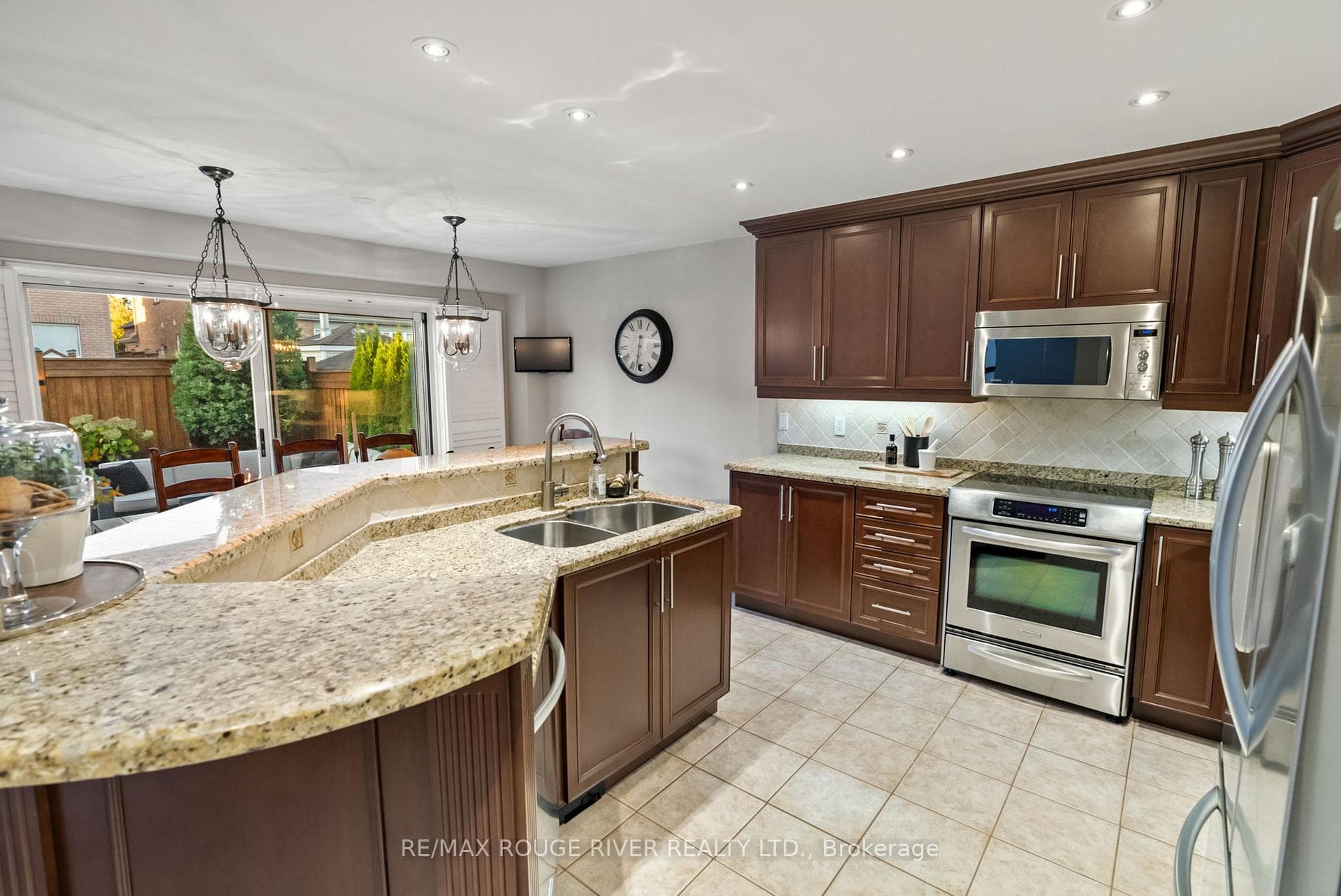 57 Windbreak Crescent photo 10