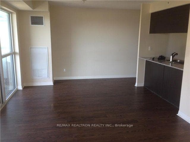 275 Yorkland Road Unit 510 photo 3