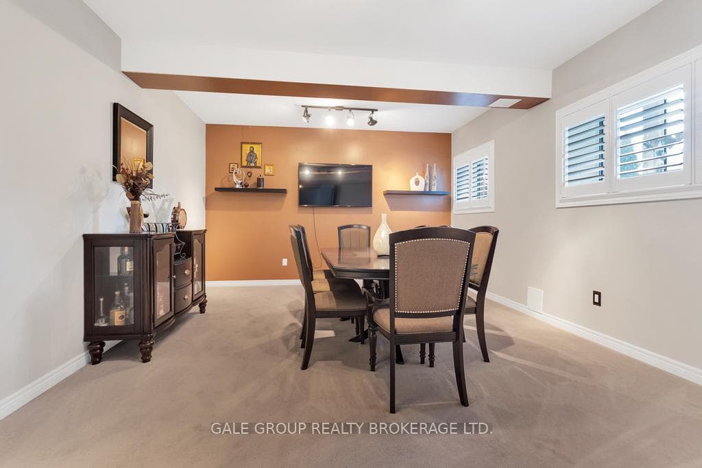1024 Upper Thames Drive photo 23